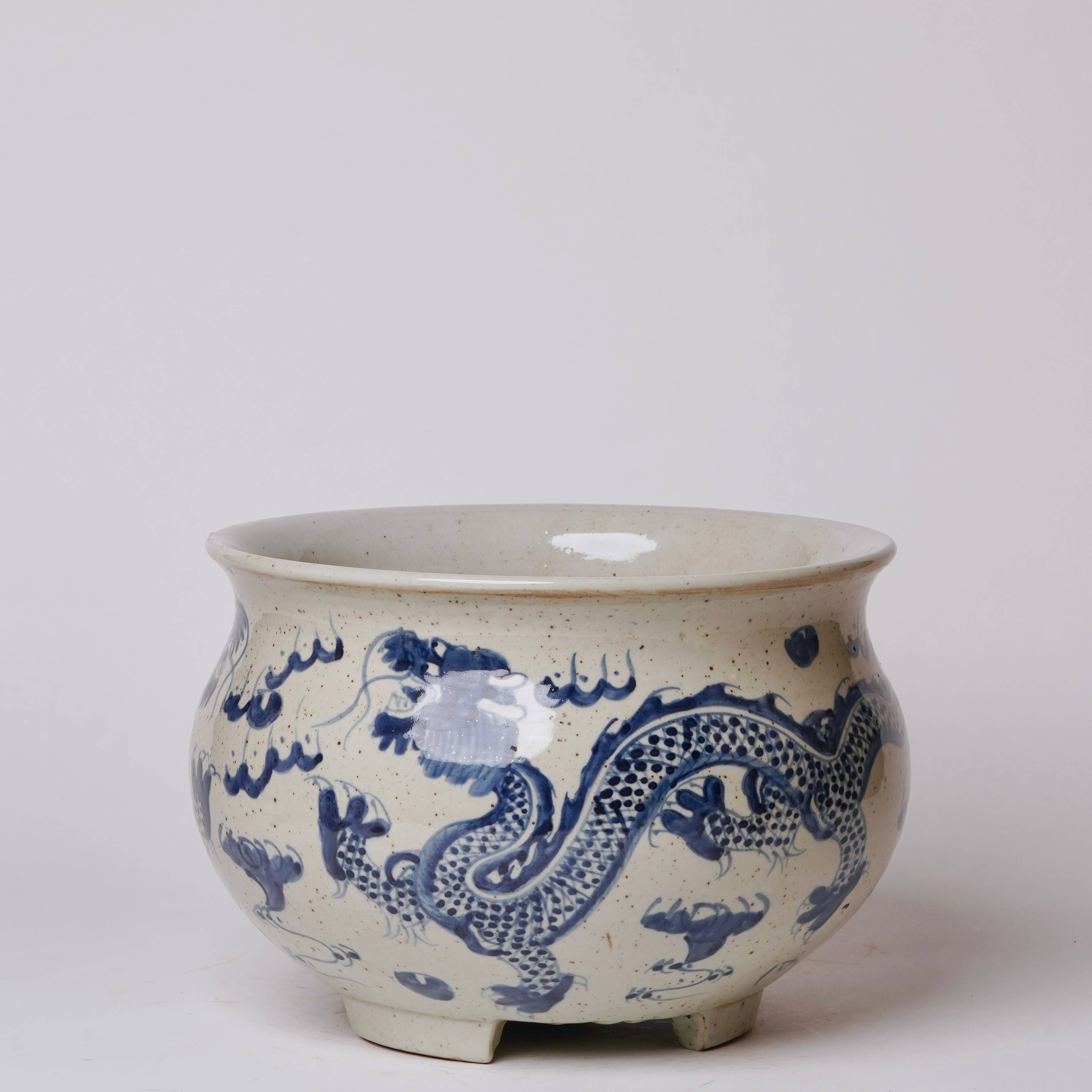 Cobalt Guild Home Decor Blue and White Porcelain Dancing Dragon Bulbous Cachepot