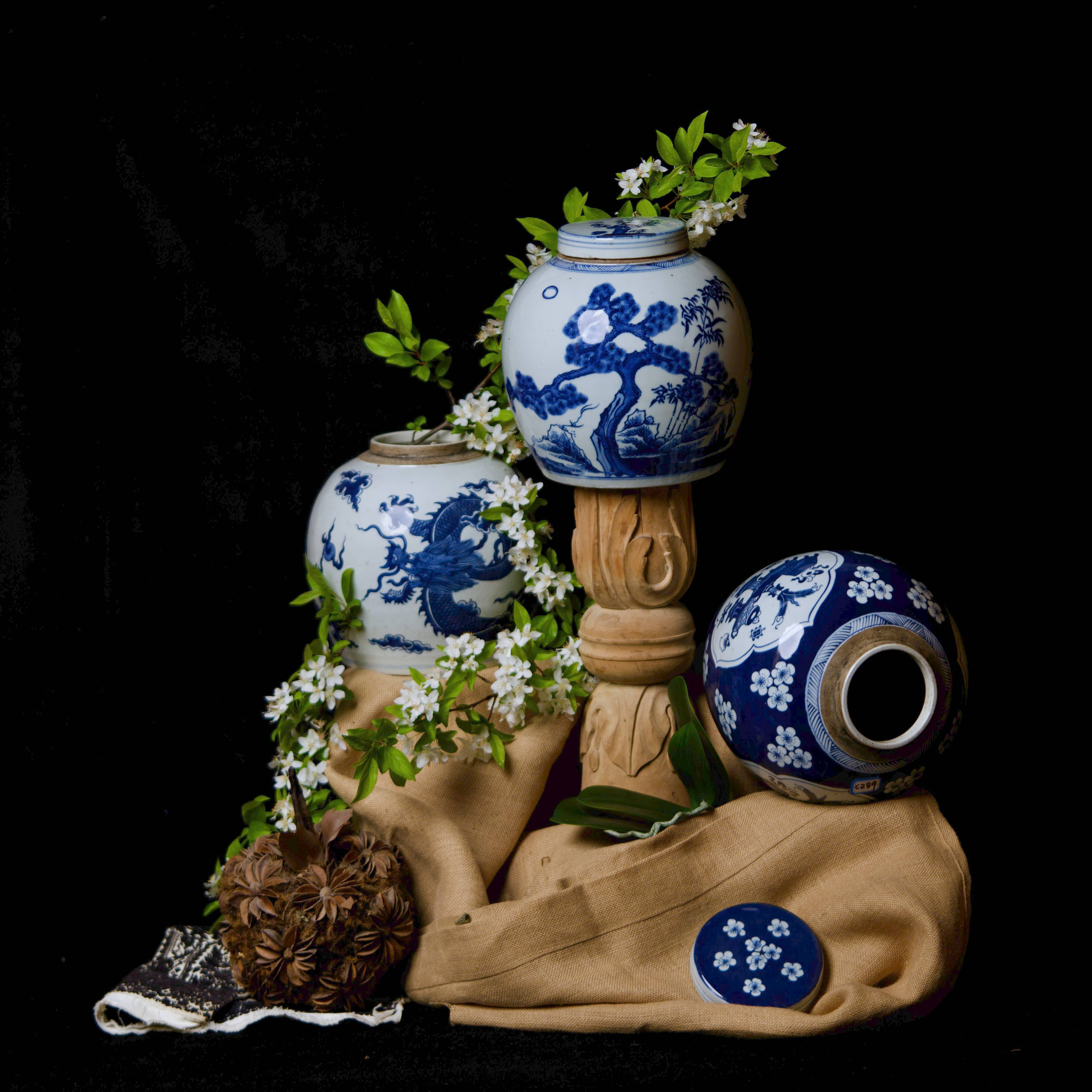 Cobalt Guild Home Decor Blue and White Porcelain Dragon Lidded Round Storage Jar