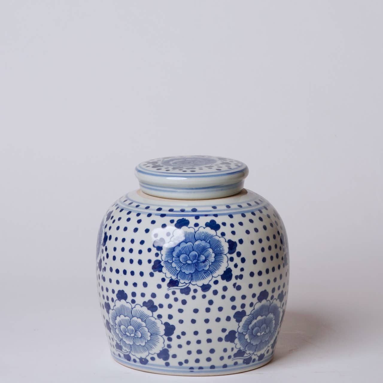 Cobalt Guild Home Decor Blue and White Porcelain Spotted Peony Round Jar