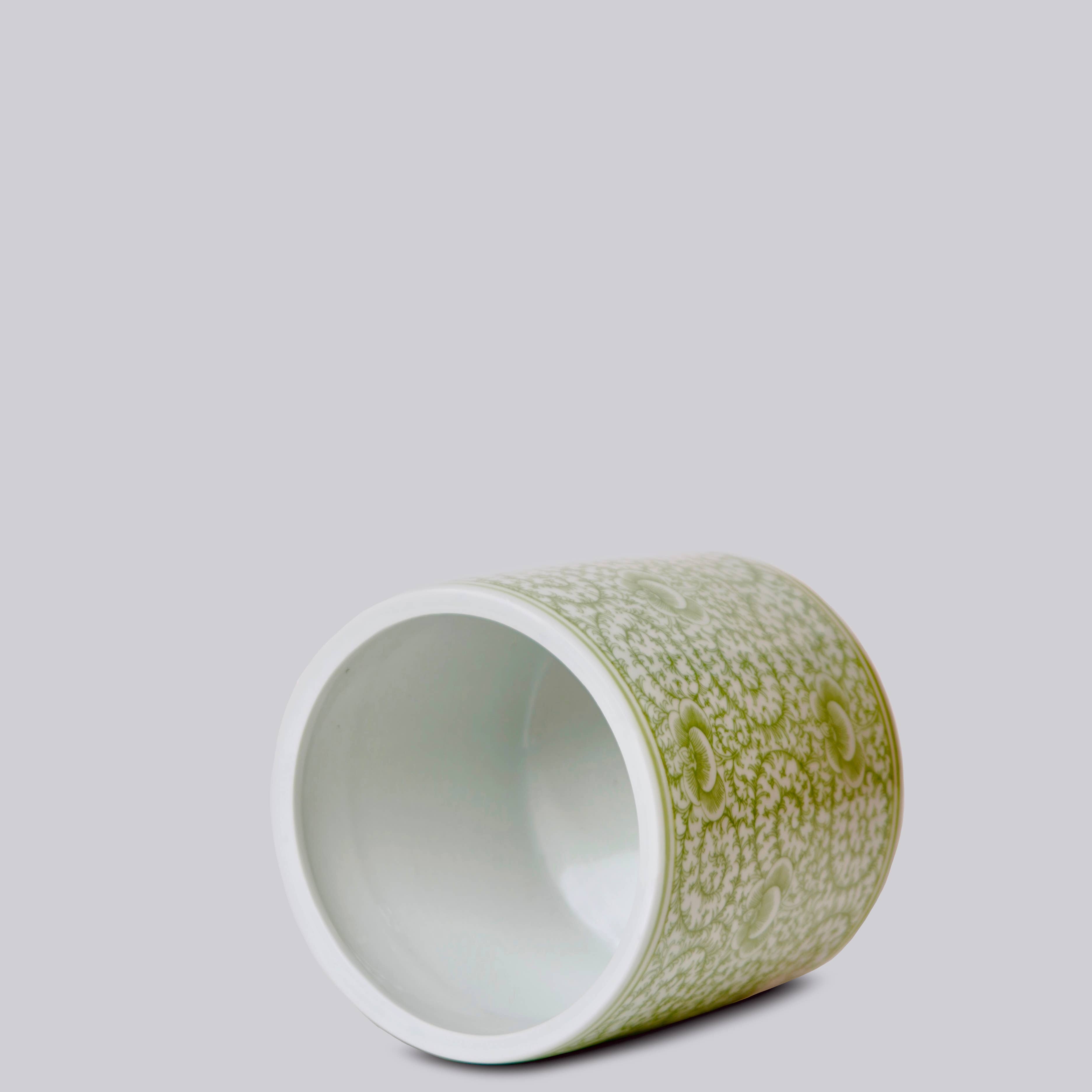 Cobalt Guild Home Decor Green and White Porcelain Scrolling Peony Cachepot