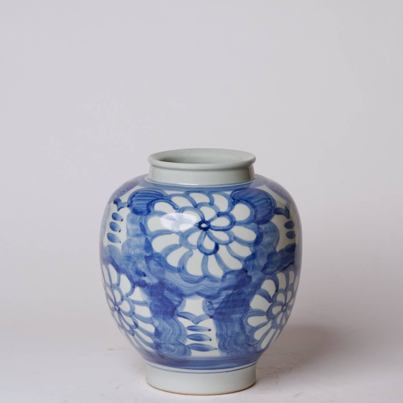 Cobalt Guild Home Decor Hand Painted Floral Blue and White Porcelain Globe Vase