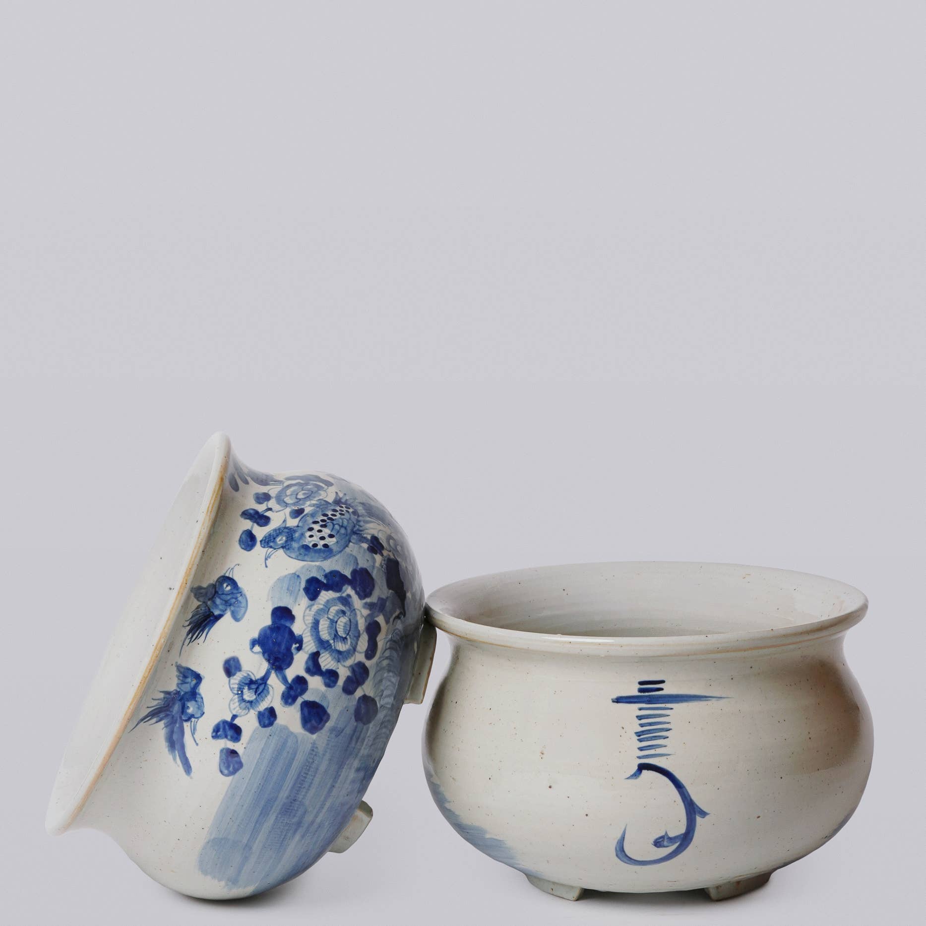 Cobalt Guild Home Decor Rustic Bird & Flower Blue & White Porcelain Bulbous Cachepot