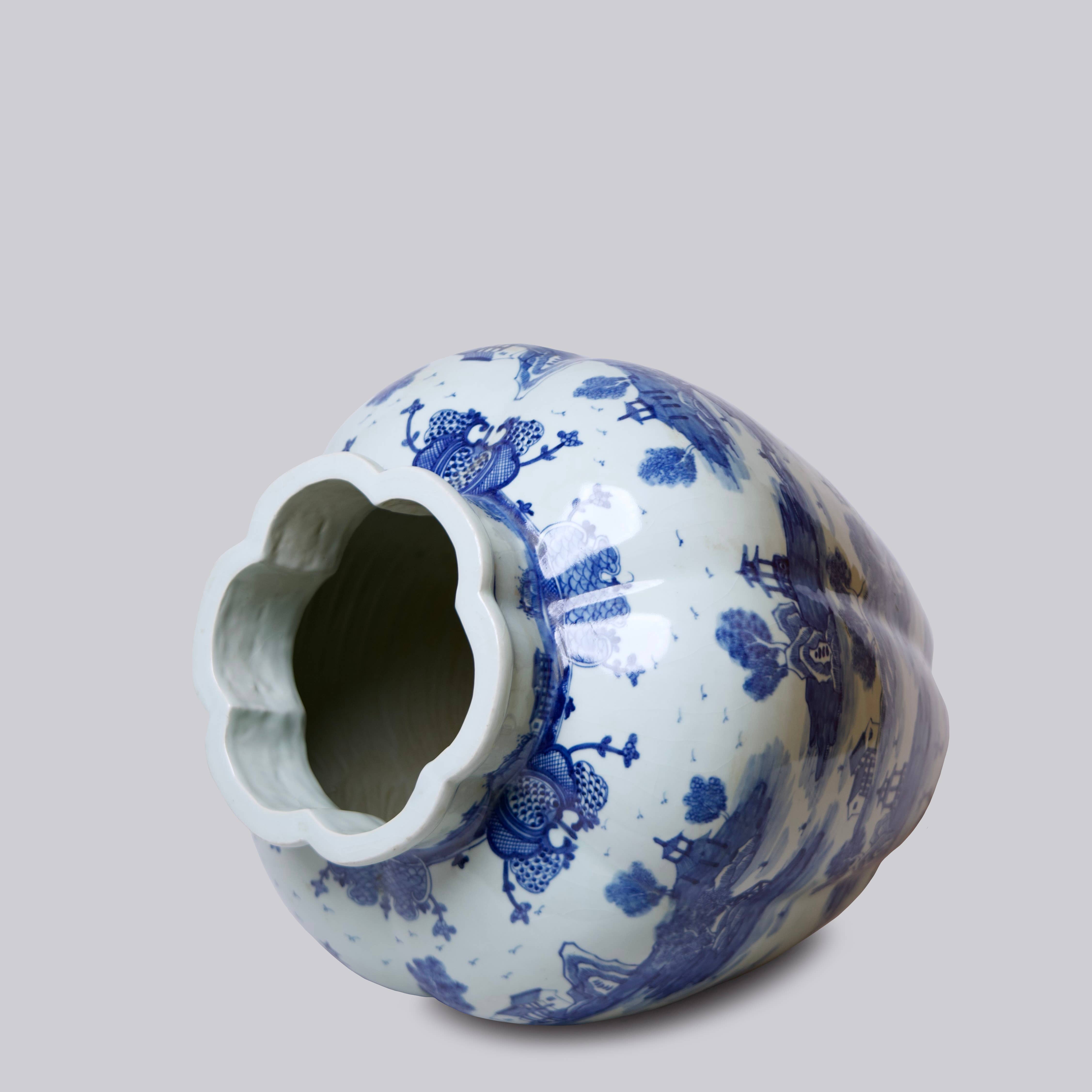 Cobalt Guild Home Decor "Willow Ware" Blue and White Porcelain Gourd Vase
