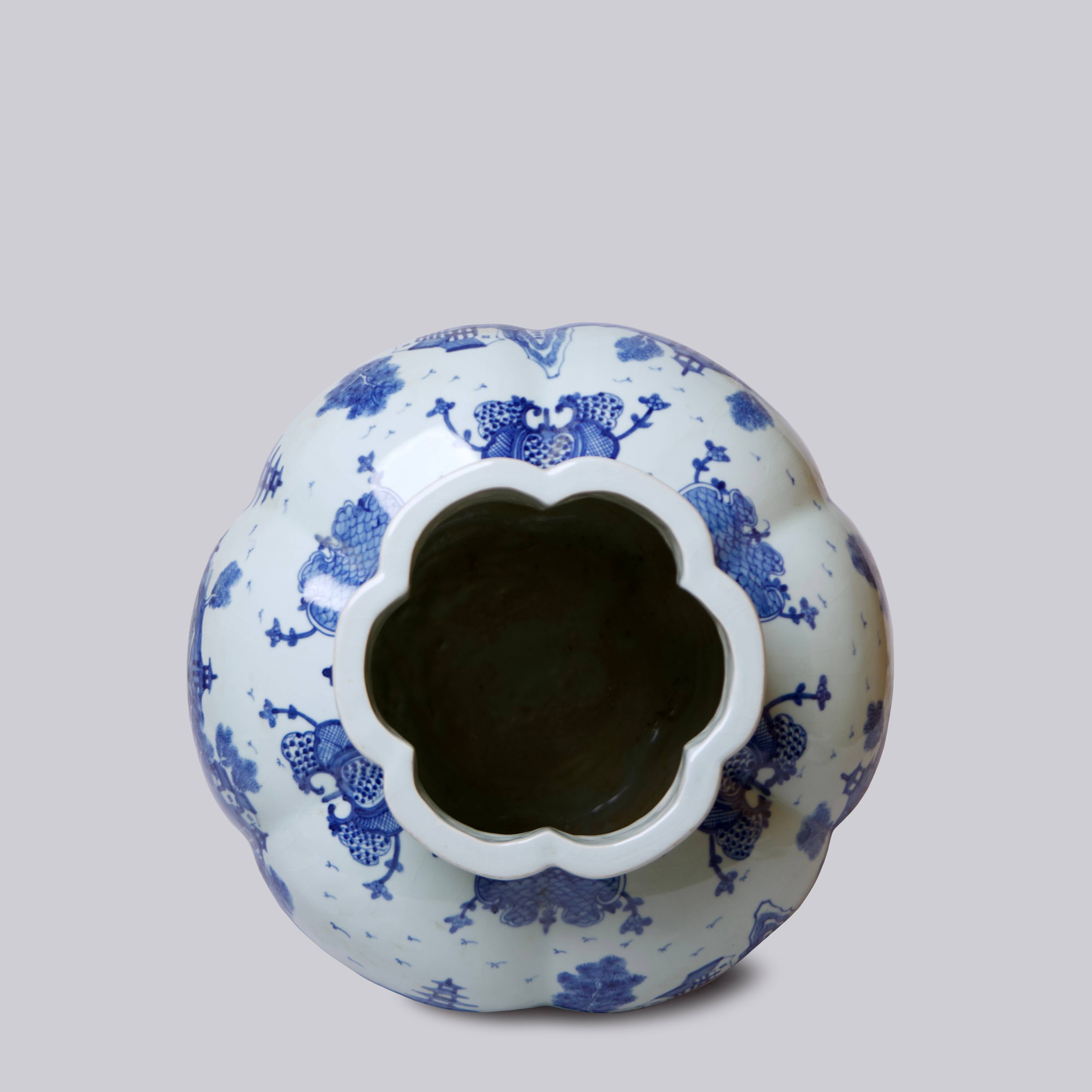 Cobalt Guild Home Decor "Willow Ware" Blue and White Porcelain Gourd Vase