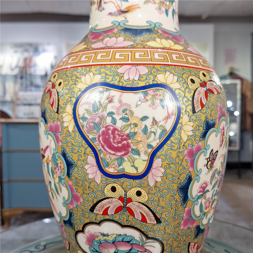 Danny's Fine Porcelain Home Decor Danny's Fine Porcelain 14in Porcelain Vase – Rose Medallion Canton