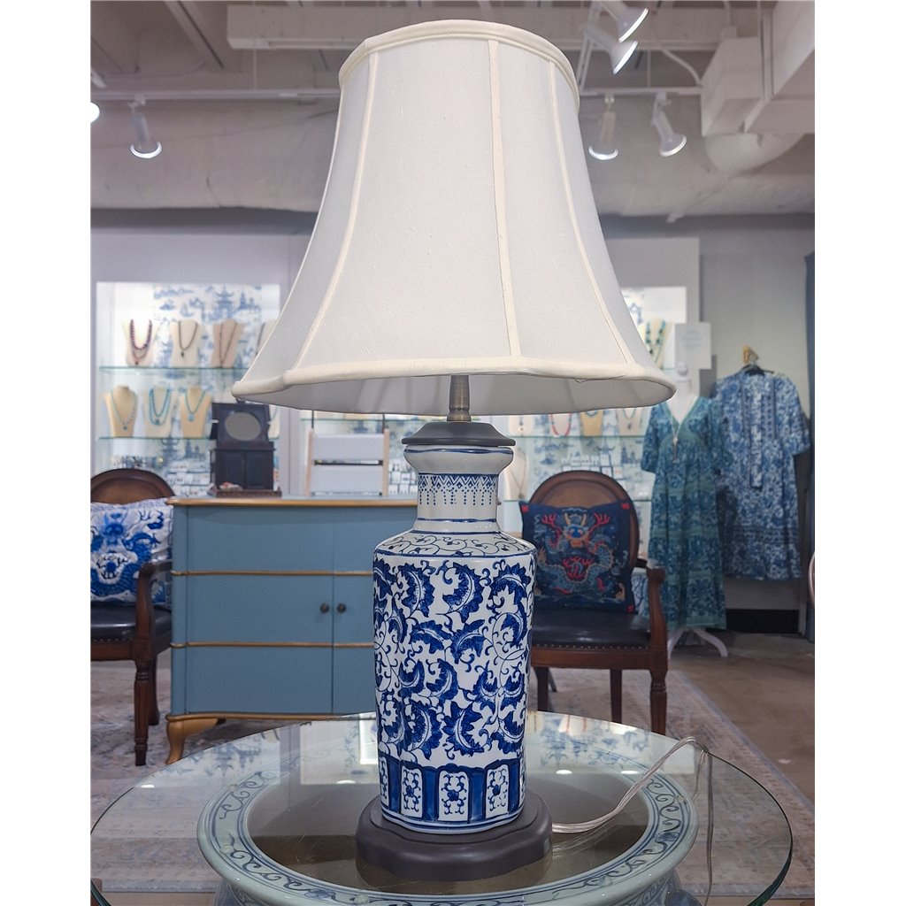 Danny's Fine Porcelain Lighting Danny's Fine Porcelain 17L X 15W X 27H Scalloped Shape Vase Lamp (Shade: 290-17-Be) 40935-L