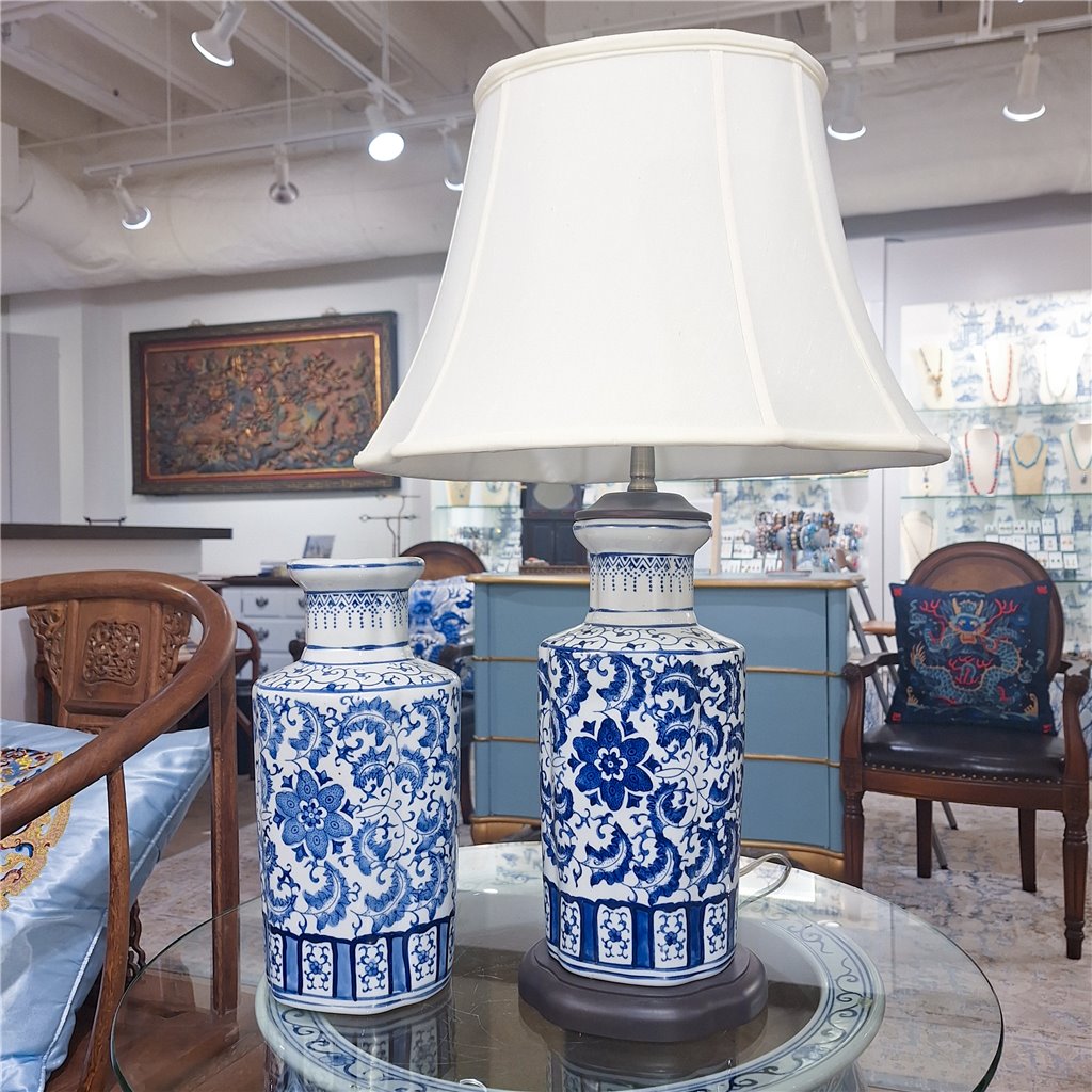 Danny's Fine Porcelain Lighting Danny's Fine Porcelain 17L X 15W X 27H Scalloped Shape Vase Lamp (Shade: 290-17-Be) 40935-L