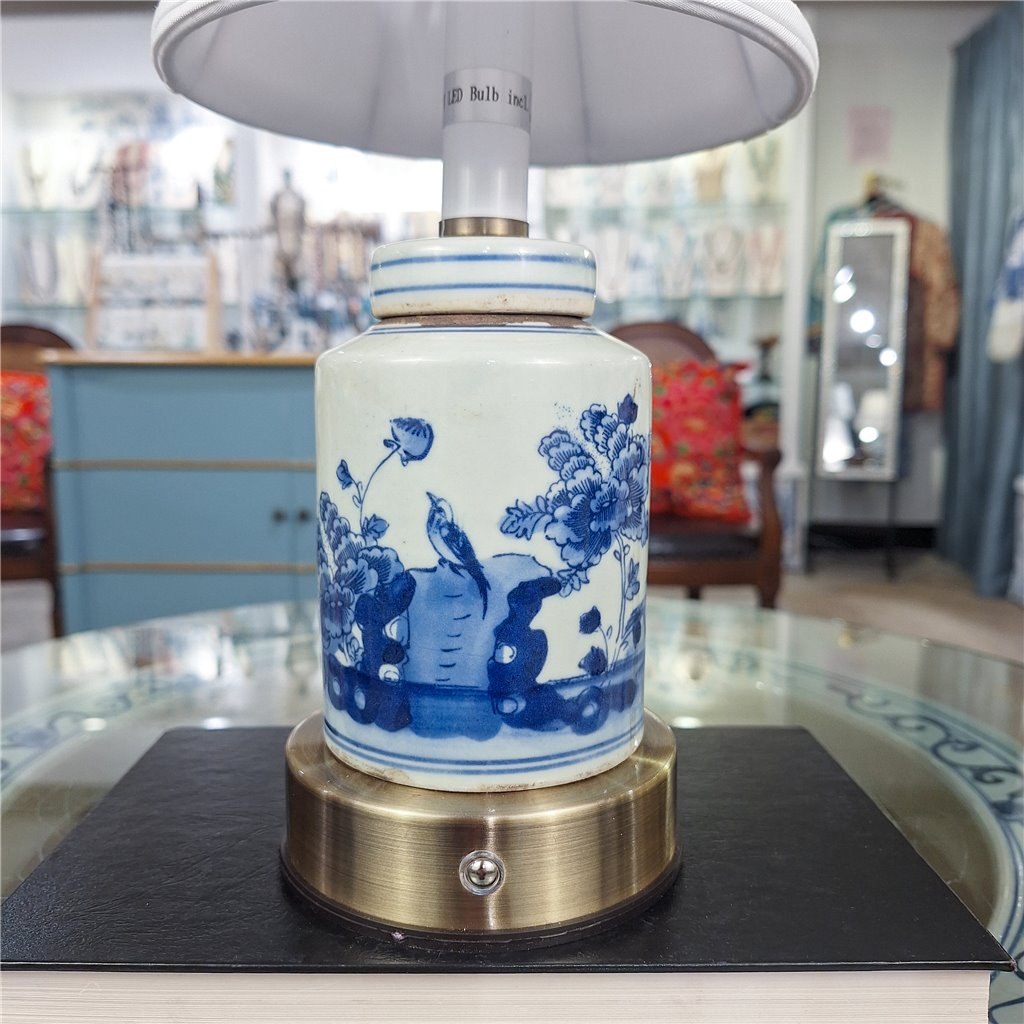 Danny's Fine Porcelain Home Decor Danny's Fine Porcelain Battery Rechargeable Touch Lamp – Blue & White Garden Scene (Min 2)