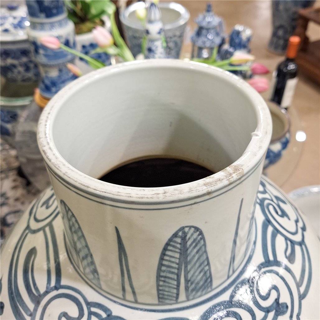 Danny's Fine Porcelain Home Decor Danny's Fine Porcelain Blue & White Porcelain Bird & Floral Vase Elevate Your Home with