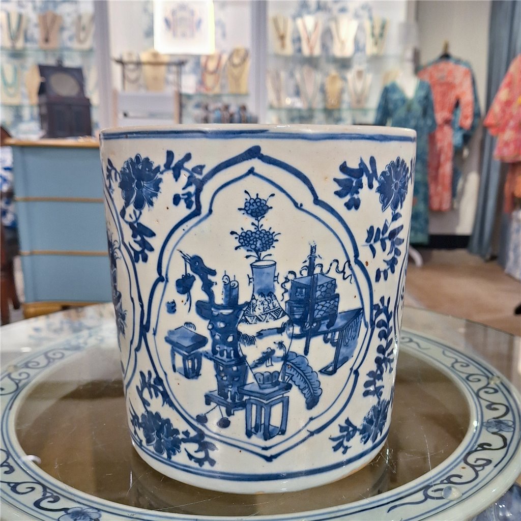 Danny's Fine Porcelain Home Decor Danny's Fine Porcelain Blue & White Round Pot