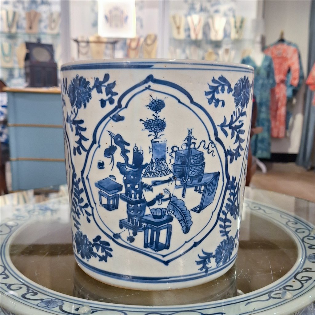 Danny's Fine Porcelain Home Decor Danny's Fine Porcelain Blue & White Round Pot