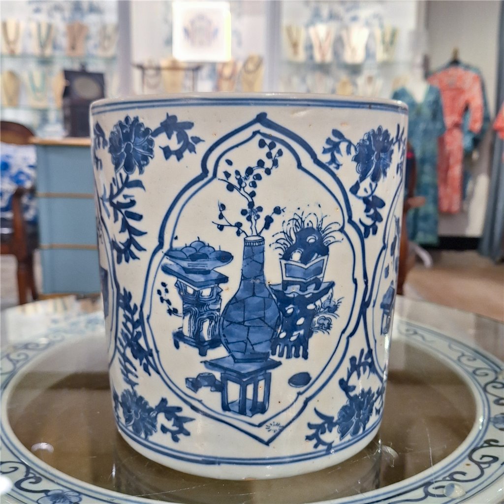 Danny's Fine Porcelain Home Decor Danny's Fine Porcelain Blue & White Round Pot