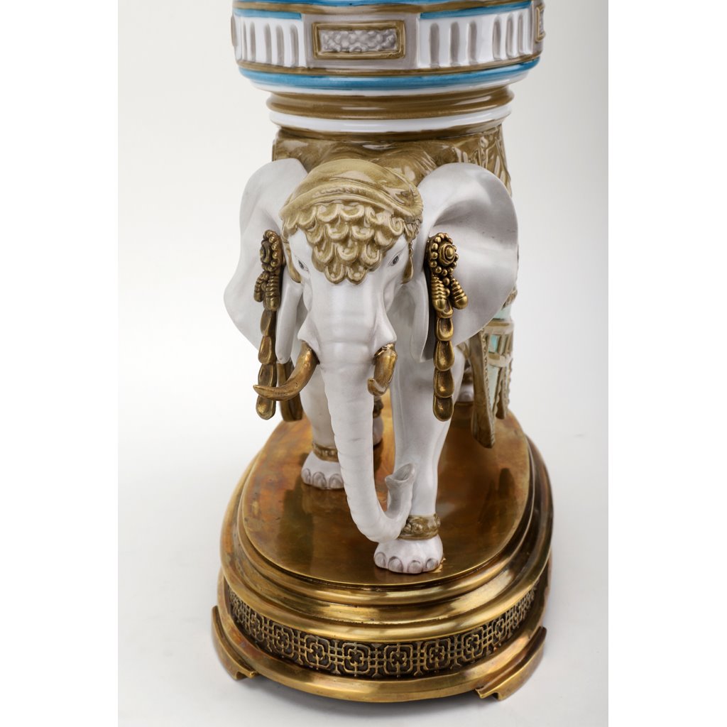 Danny's Fine Porcelain Home Decor Danny's Fine Porcelain Elephant Statue With Lidded Box 60372
