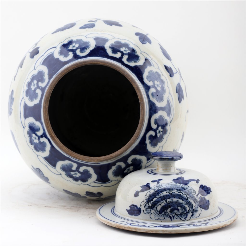 Danny's Fine Porcelain Home Decor Danny's Fine Porcelain Lidded Temple Jar - Floral And Dragons - Blue And White Classic 50874