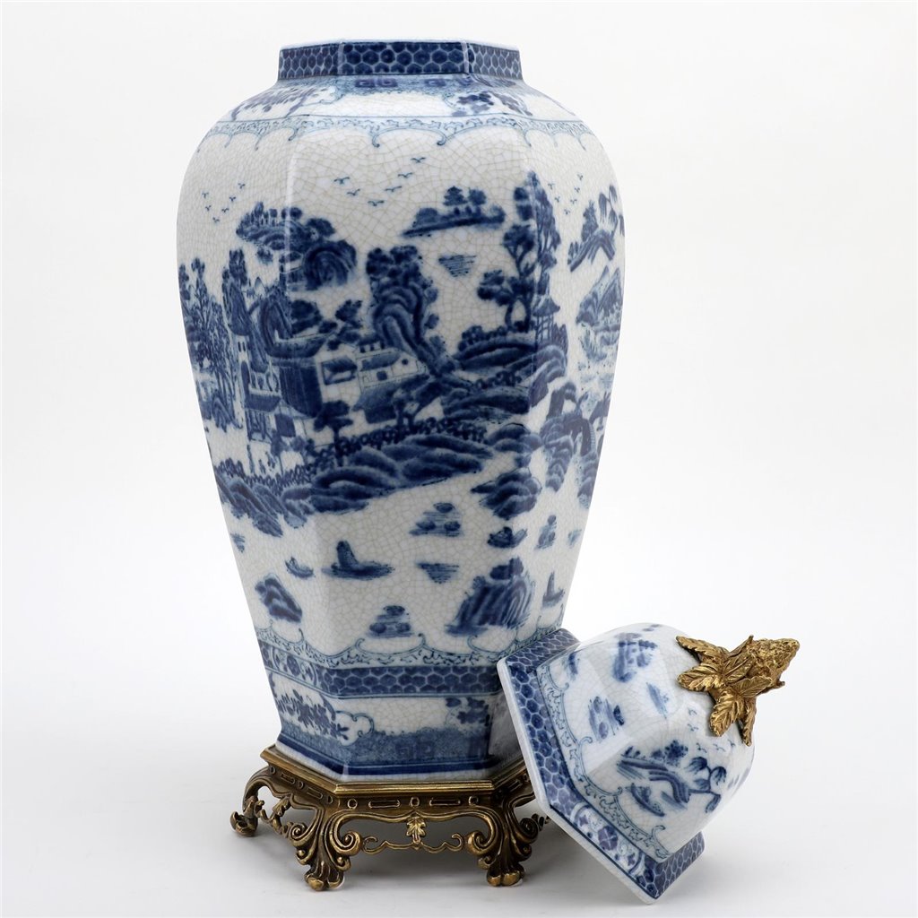 Danny's Fine Porcelain Home Decor Danny's Fine Porcelain Octagonal Lidded Jar With Bronze Ormolu- Blue Willow 60370