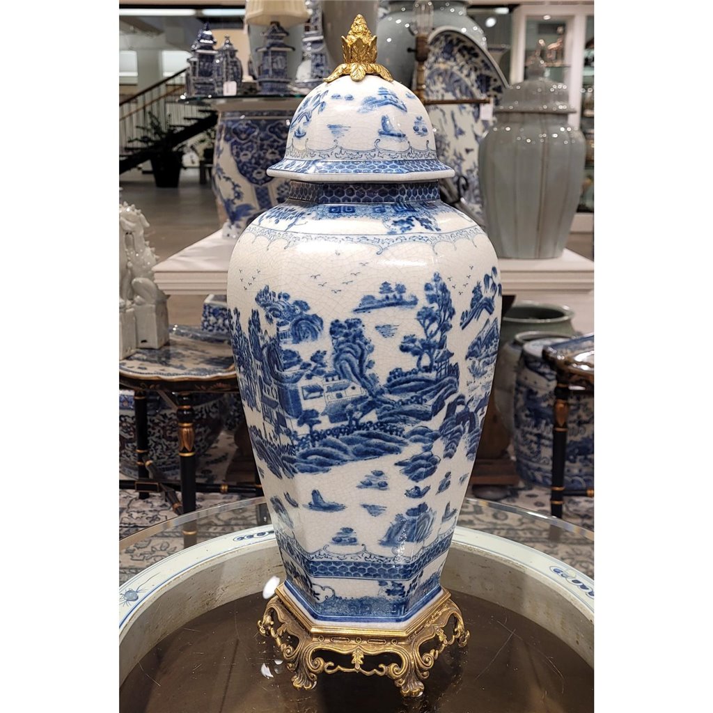 Danny's Fine Porcelain Home Decor Danny's Fine Porcelain Octagonal Lidded Jar With Bronze Ormolu- Blue Willow 60370
