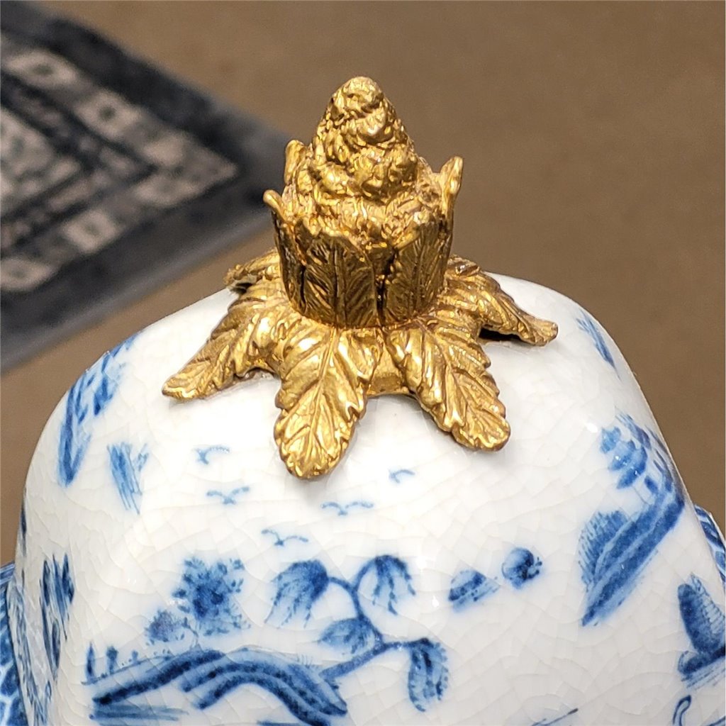 Danny's Fine Porcelain Home Decor Danny's Fine Porcelain Octagonal Lidded Jar With Bronze Ormolu- Blue Willow 60370