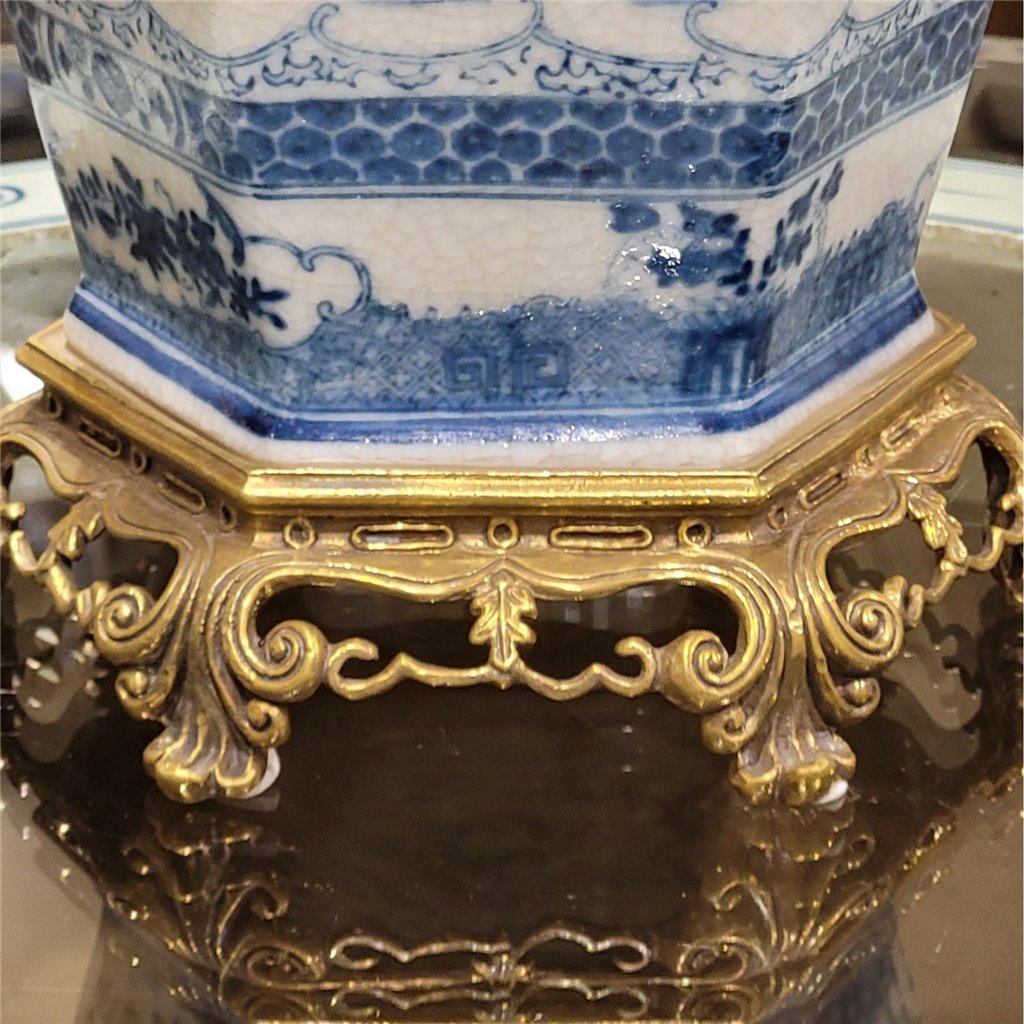 Danny's Fine Porcelain Home Decor Danny's Fine Porcelain Octagonal Lidded Jar With Bronze Ormolu- Blue Willow 60370