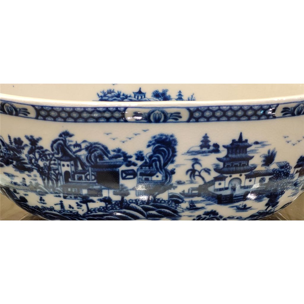 Danny's Fine Porcelain Home Decor Danny's Fine Porcelain Oval Basin 13668
