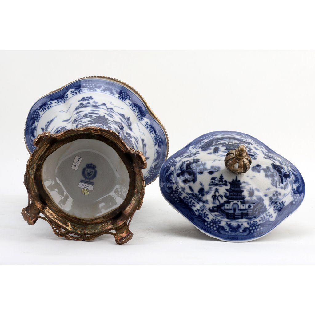 Danny's Fine Porcelain Home Decor Danny's Fine Porcelain Porcelain Crown Lidded Jar - Blue And White Willow 14242