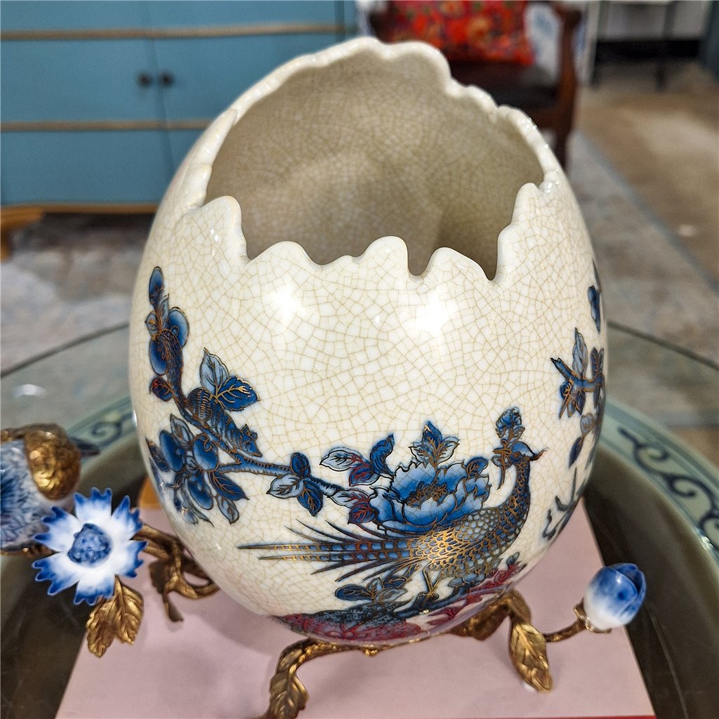 Danny's Fine Porcelain Home Decor Danny's Fine Porcelain Porcelain Egg-Shaped Cachepot