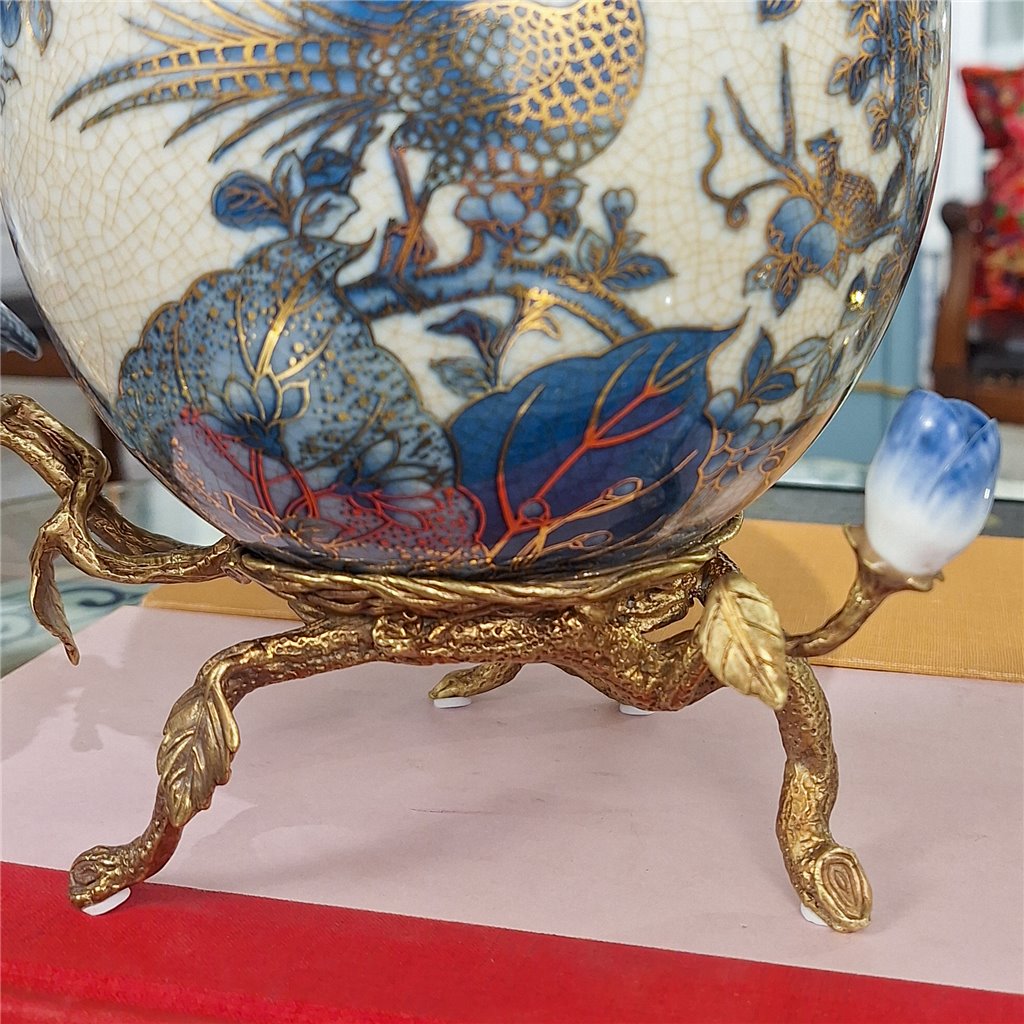 Danny's Fine Porcelain Home Decor Danny's Fine Porcelain Porcelain Egg-Shaped Cachepot