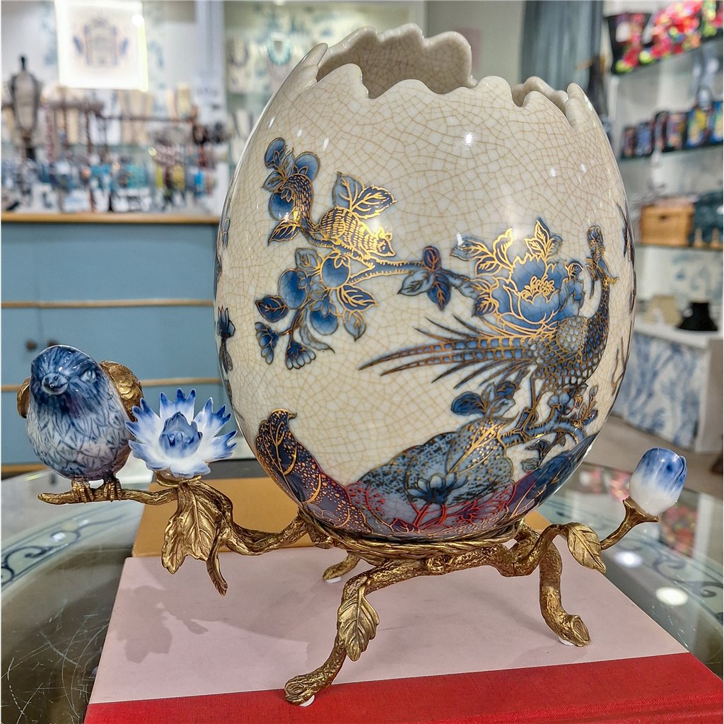 Danny's Fine Porcelain Home Decor Danny's Fine Porcelain Porcelain Egg-Shaped Cachepot