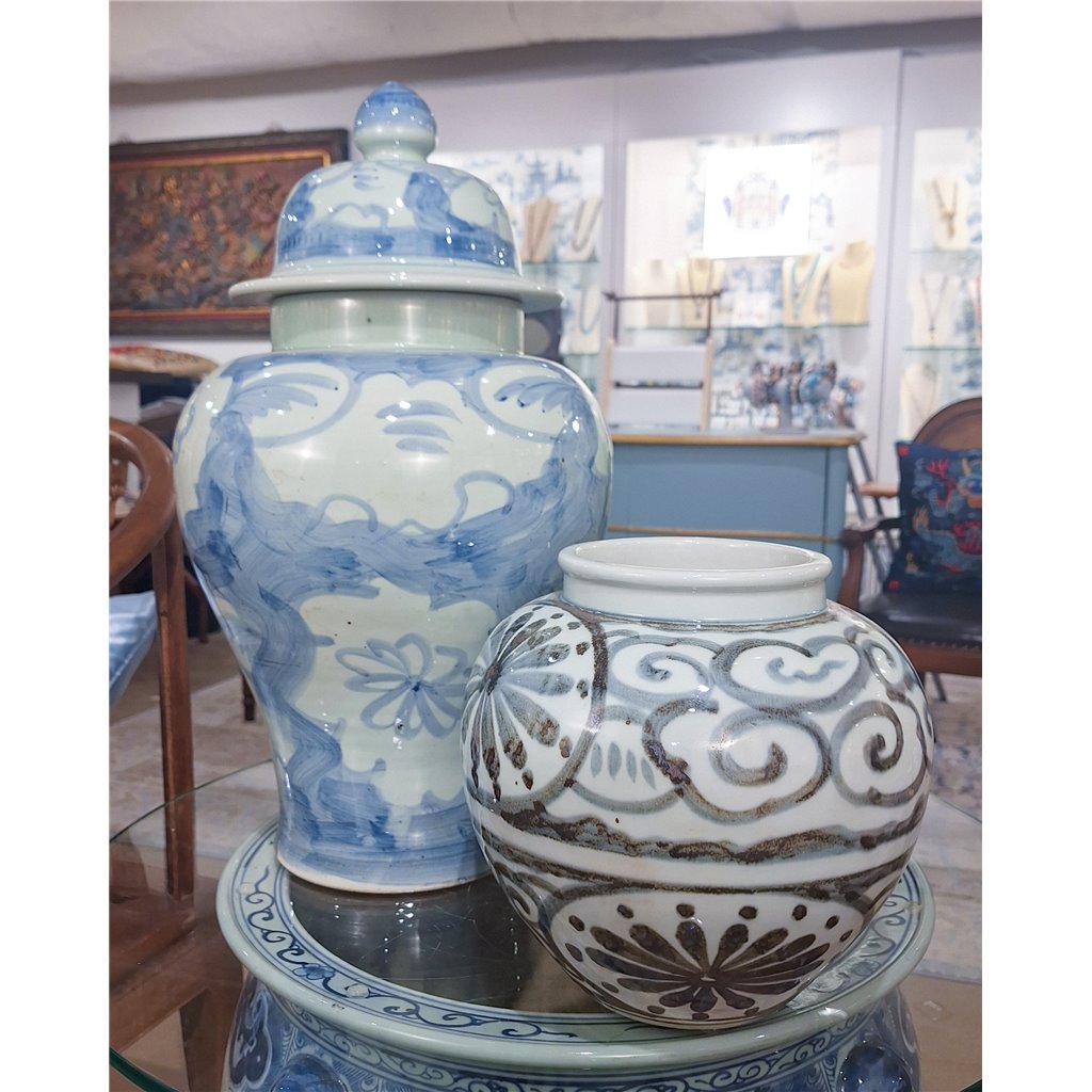 Danny's Fine Porcelain Home Decor Danny's Fine Porcelain Porcelain Temple Jar - Blue And White Mud Stepping Style 51100