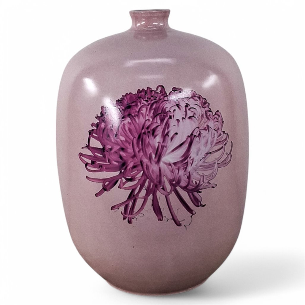 Danny's Fine Porcelain Home Decor Danny's Fine Porcelain Purple Chrysanthemum Vaserounded Blush Pink Vase Featuring A - CLOSEOUT SAMPLE SALE
