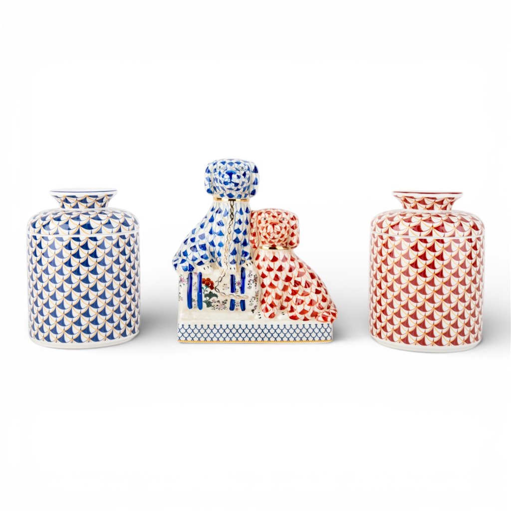 Danny's Fine Porcelain Home Decor Danny's Fine Porcelain Twin Spaniel Dogs with Drum – Blue & Red Fishnet