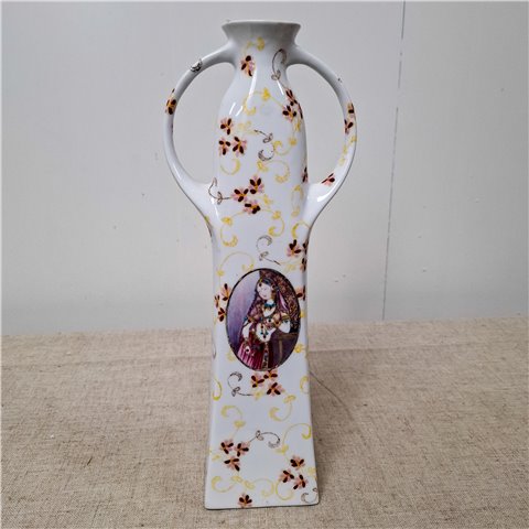 Danny's Fine Porcelain Home Decor Danny's Fine Porcelain White Portrait Vasetall White Openwork Vase Featuring A - CLOSEOUT SAMPLE SALE