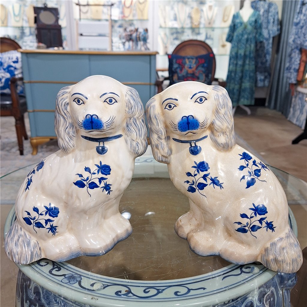 Danny's Fine Porcelain Blue & White Porcelain Decorative Accent