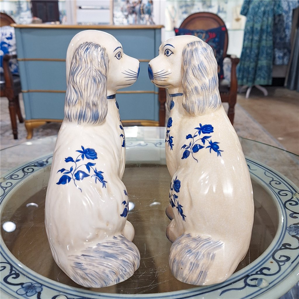 Danny's Fine Porcelain Blue & White Porcelain Decorative Accent
