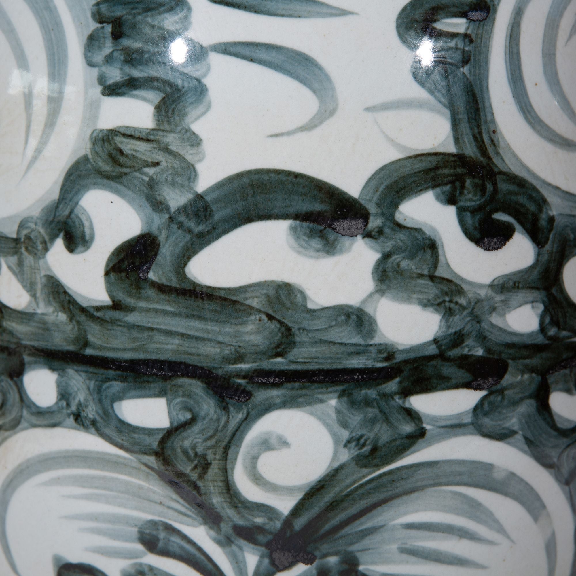 Legend of Asia Home Decor Legend of Asia Yuan Blue And White Four Loop Handle Jar Twisted Flower Motif