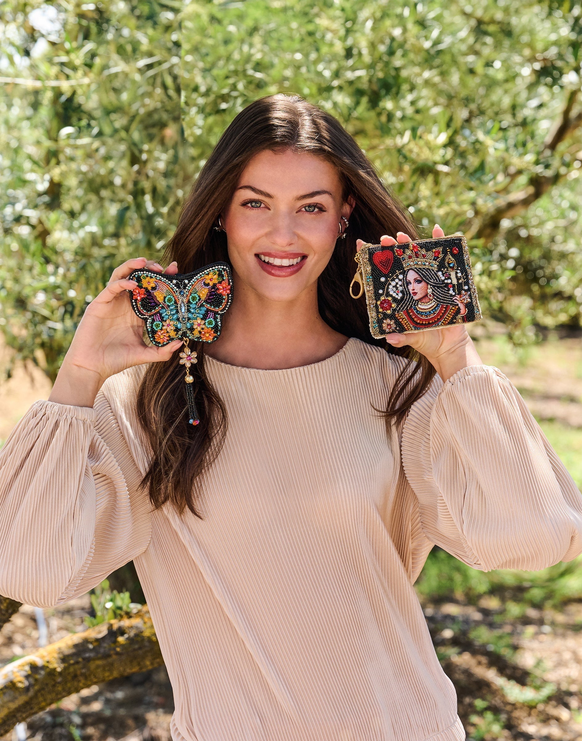 Mary Frances Handbags Mary Frances The Queen Coin Purse