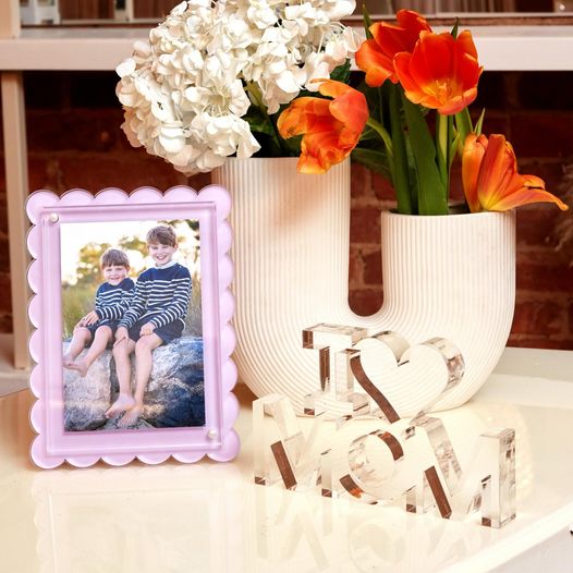 Tara Wilson Designs Picture Frames Scallop Frame 5x7 / 4x6 - Pastel Pink