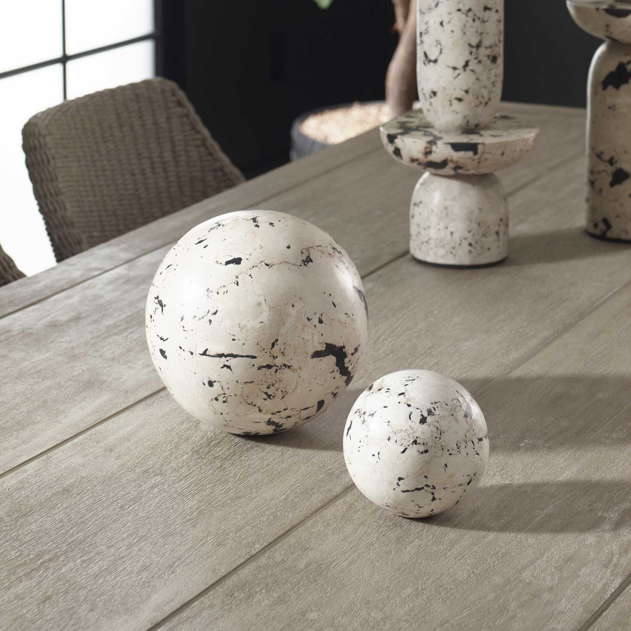 Uttermost Uttermost Nouveau Indoor-Outdoor Spheres Set/2