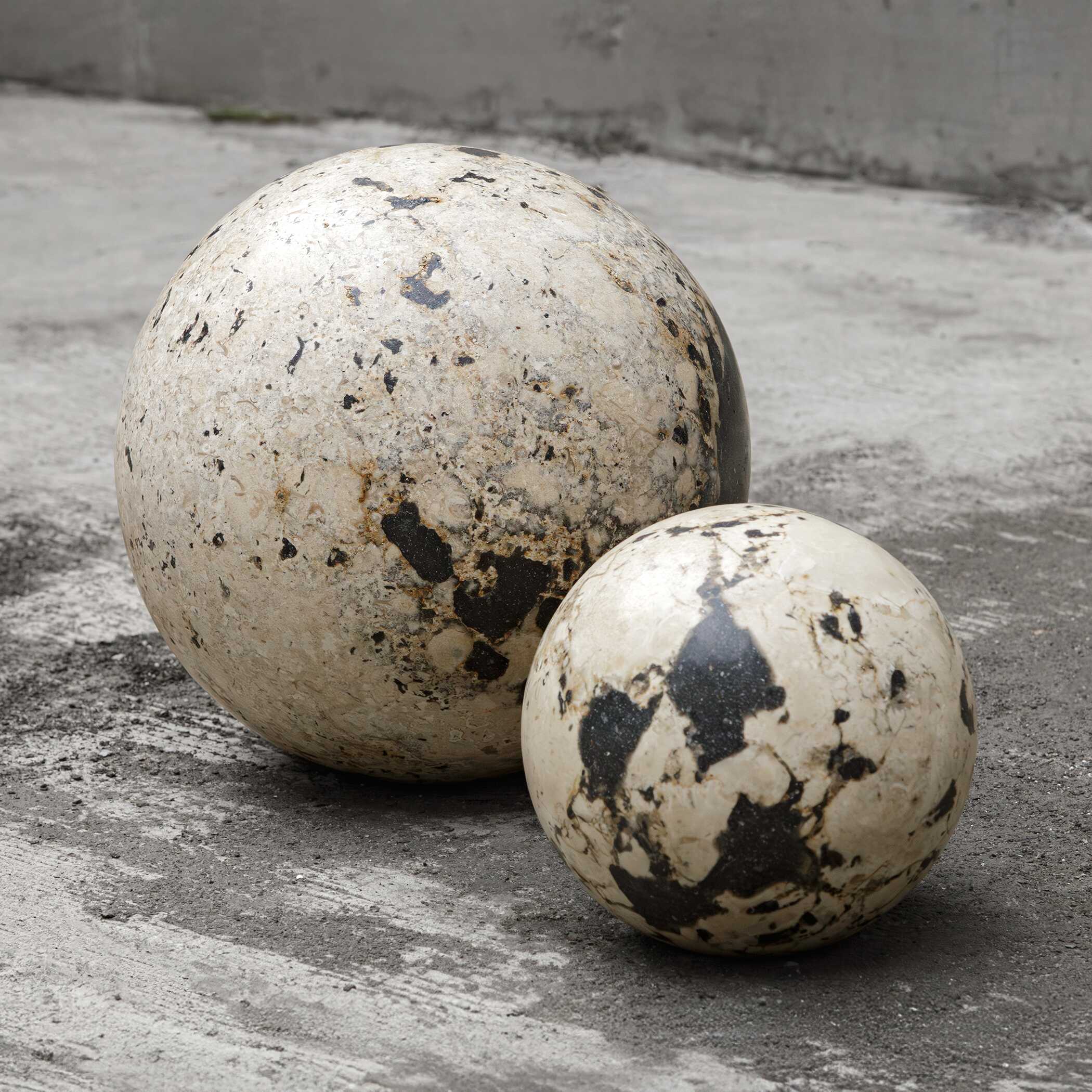 Uttermost Uttermost Nouveau Indoor-Outdoor Spheres Set/2